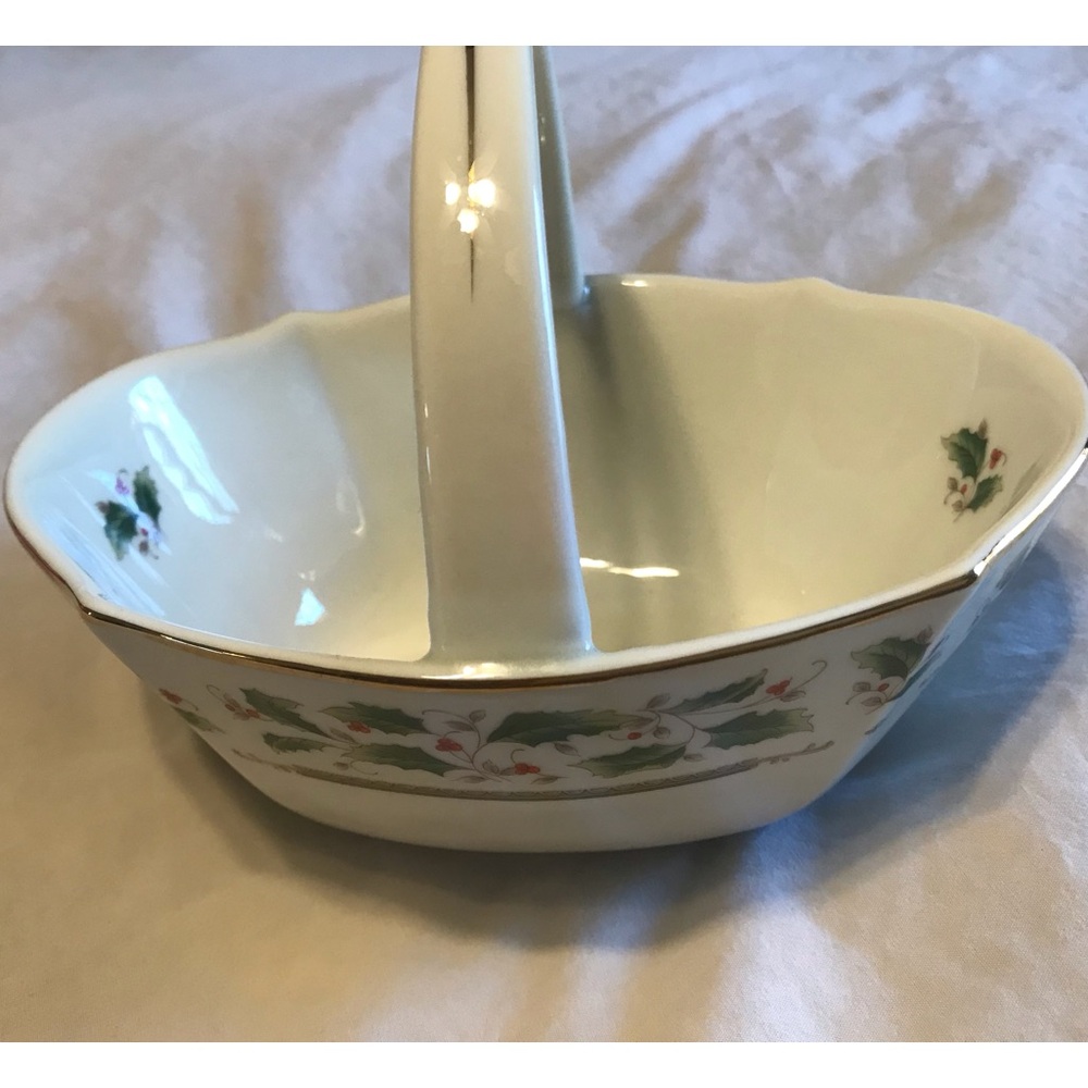 Holiday Handled Basket